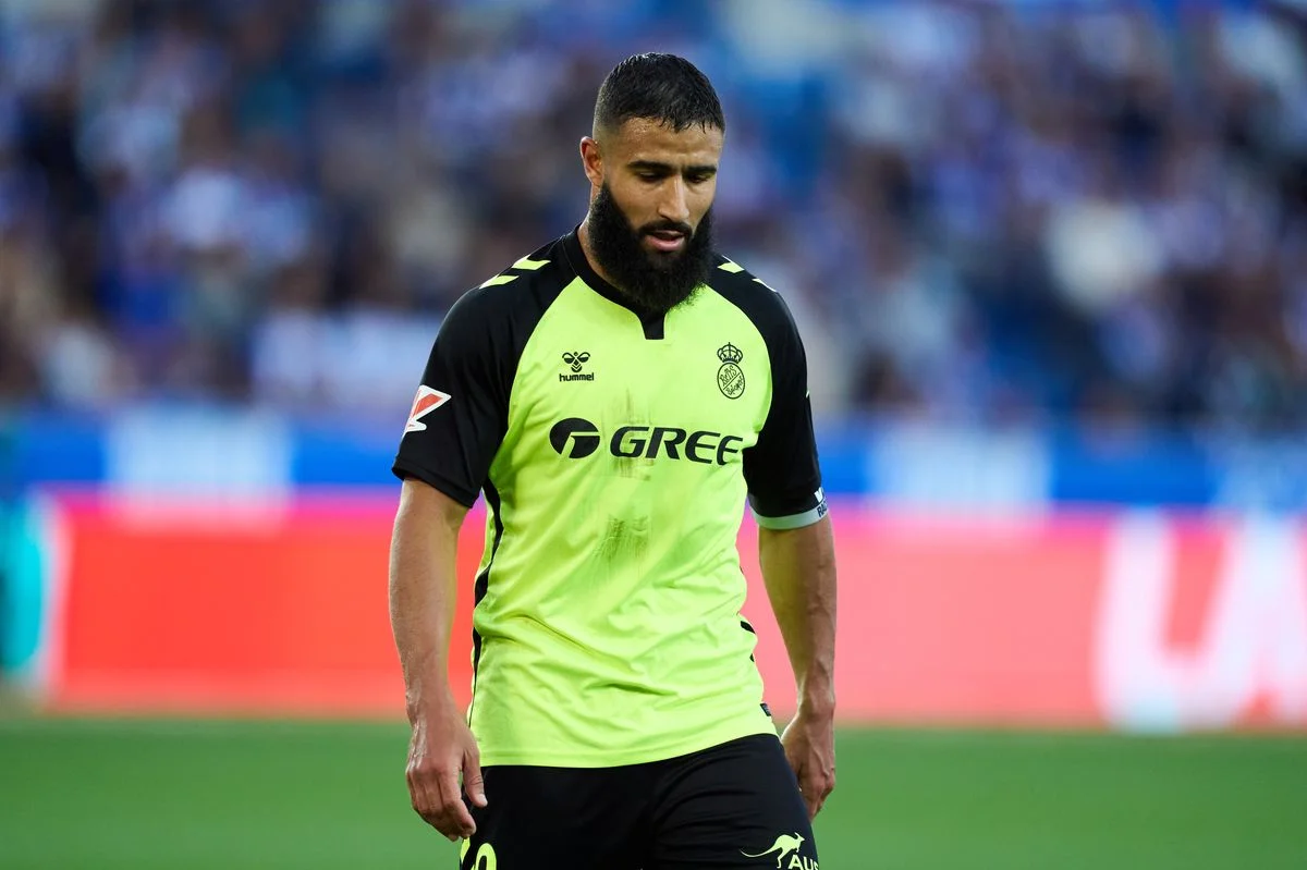 Nabil Fekir of Real Betis reacts during the La Liga match between Deportivo Alavés and Real Betis Balompié at Estadio de Mendizorroza