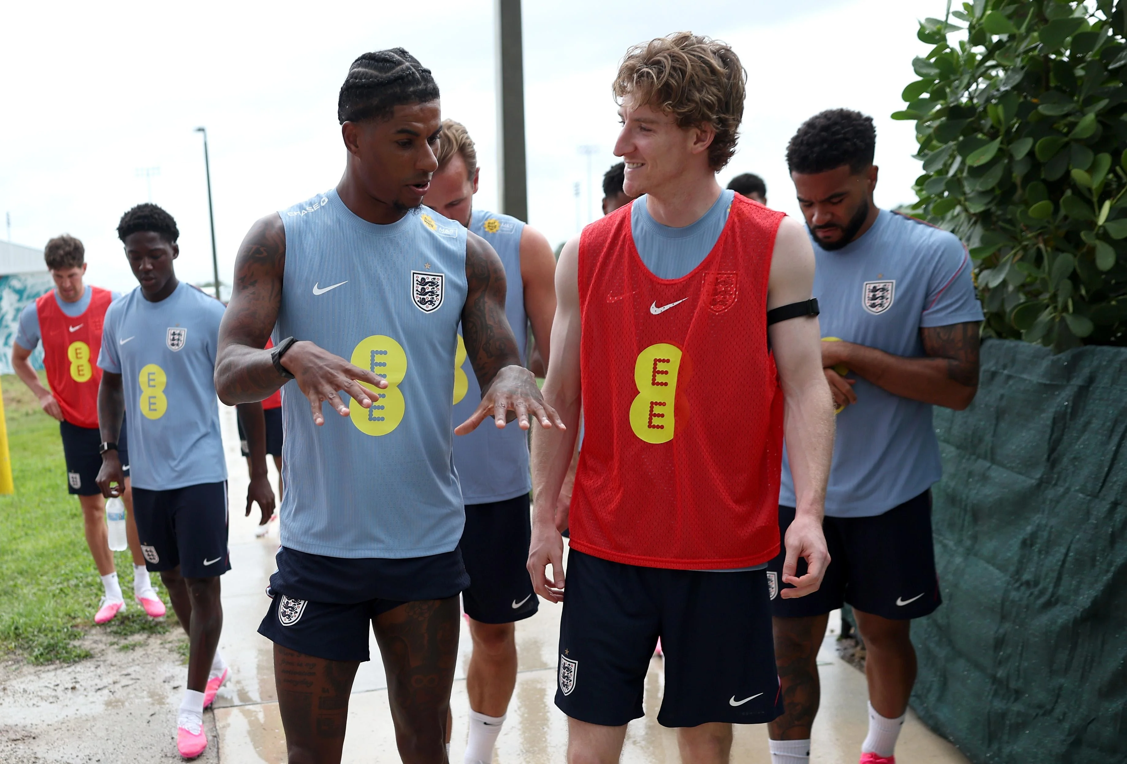 ‘He’s very misunderstood’ – Barcelona’s Anthony Gordon sticks up for Marcus Rashford