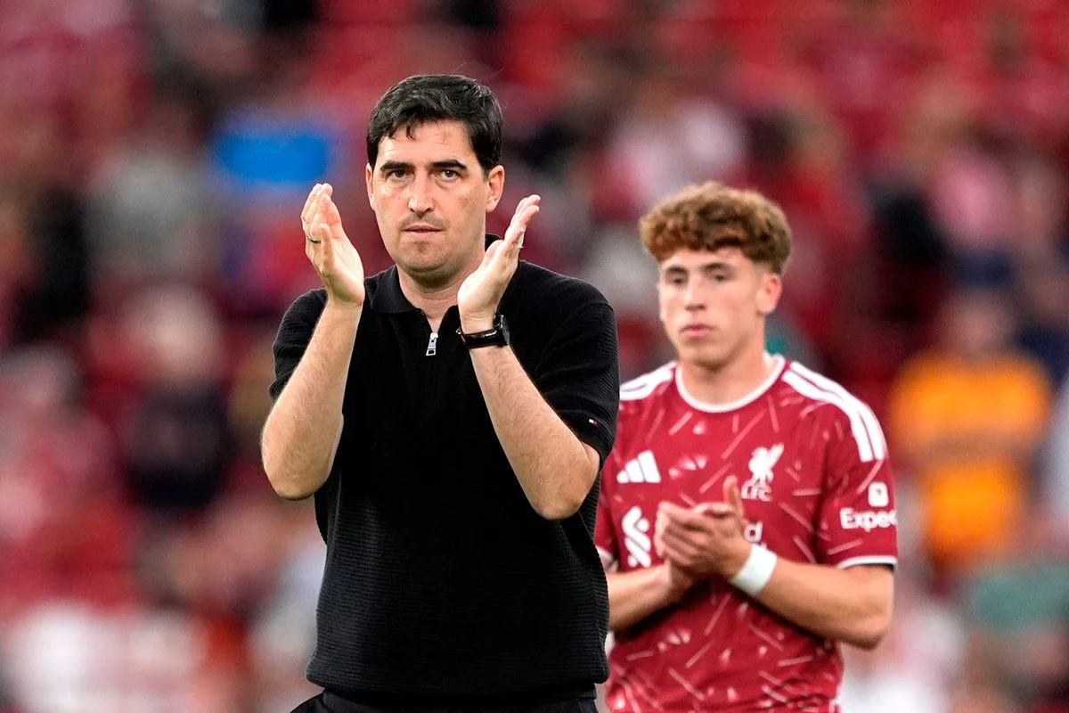 Liverpool manager Andoni Iraola