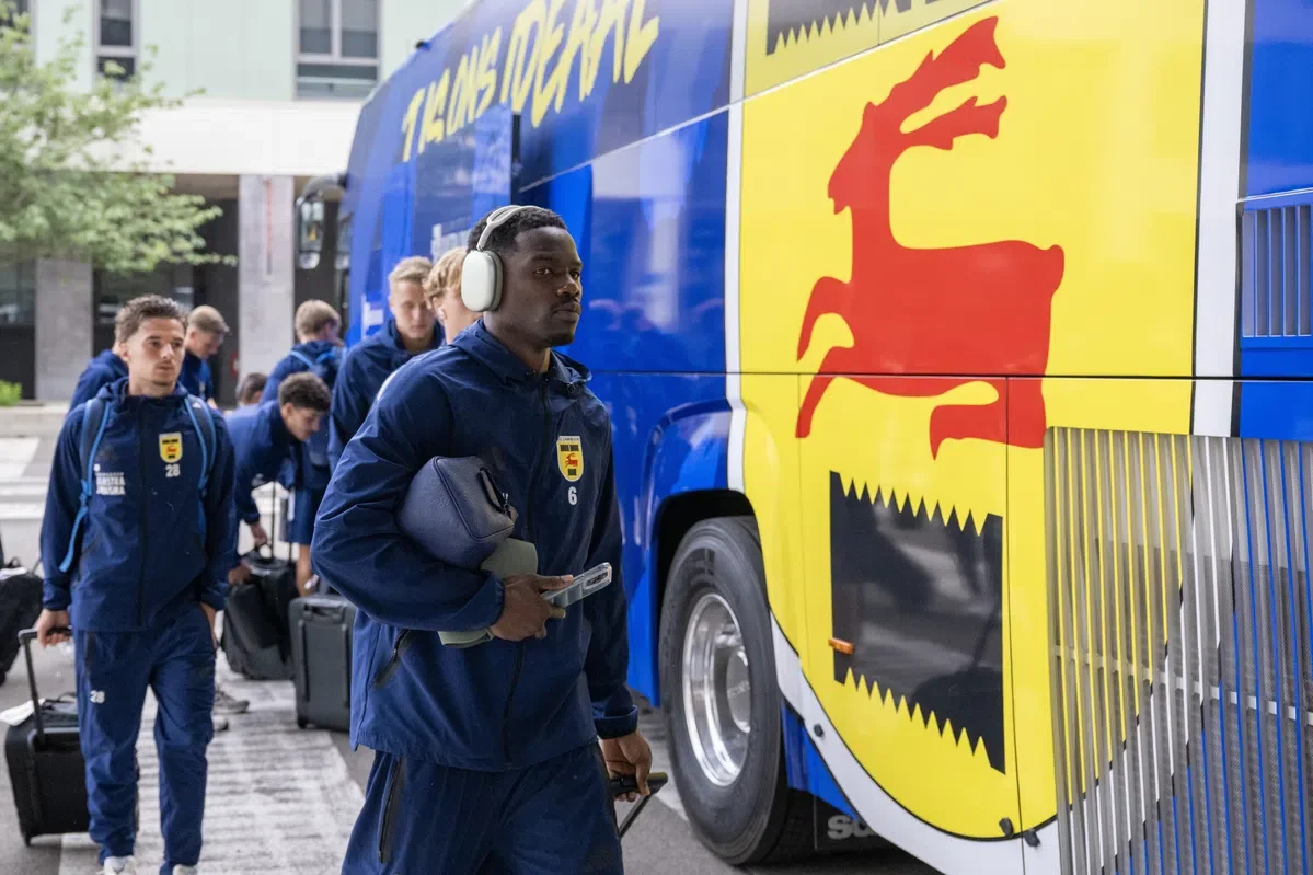 Cambuur de dupe van vuurwerkactie: 'Dit hoort niet in het voetbal thuis'