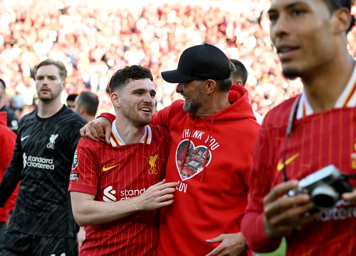 Andy Robertson and Jurgen Klopp in May 2024.