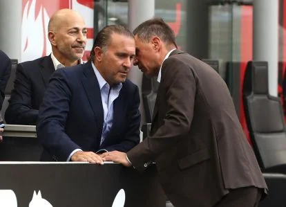 MILAN, ITALY - SEPTEMBER 03: Gerry Cardinale (L) of AC Milan and AC Milan Sporting Strategy & Development Director Paolo Maldini (R) before the Serie A match between AC Milan and FC Internazionale at Stadio Giuseppe Meazza on September 03, 2022 in Milan, Italy. (Photo by Marco Luzzani/Getty Images)