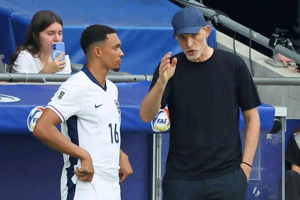 Trent Alexander-Arnold and Thomas Tuchel on the England sideline